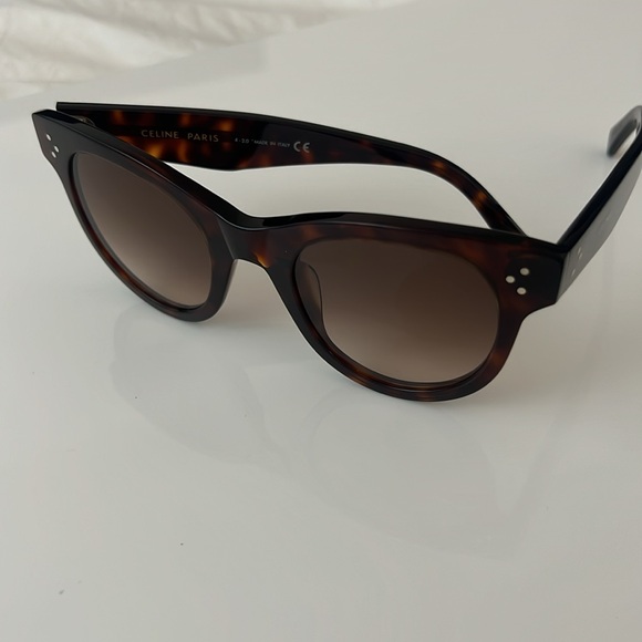 Celine CL40182F Audrey 54T Tortoise 50-23-145 Sunglasses - Picture 2 of 9